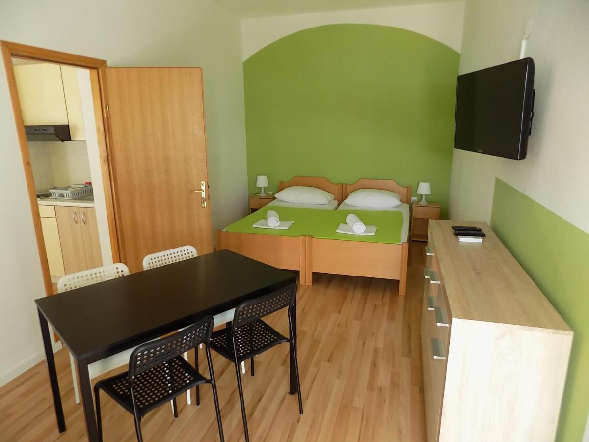 Apartments Galeb Pag - Beach Pag Town Kültér fotó