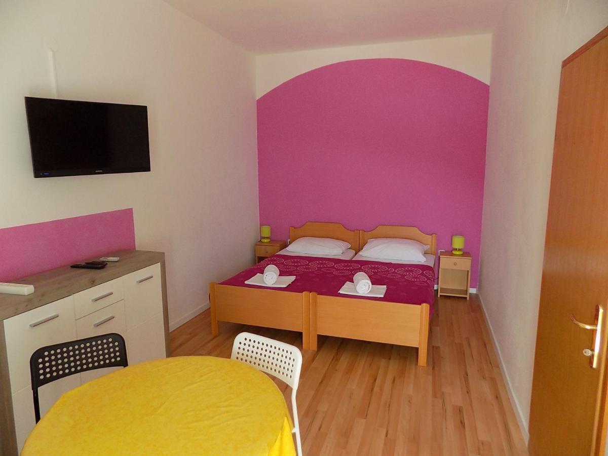 Apartments Galeb Pag - Beach Pag Town Kültér fotó