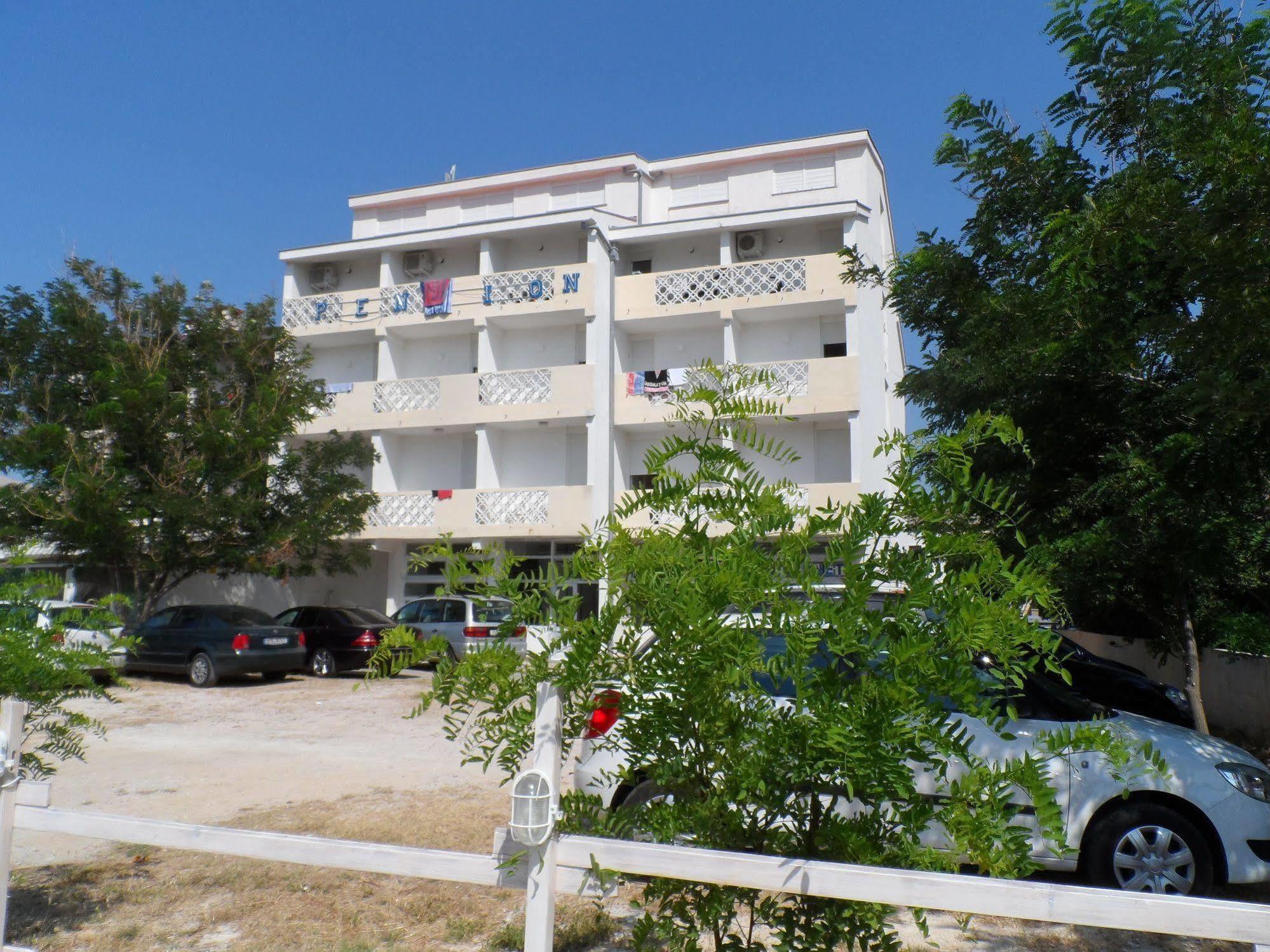 Apartments Galeb Pag - Beach Pag Town Kültér fotó
