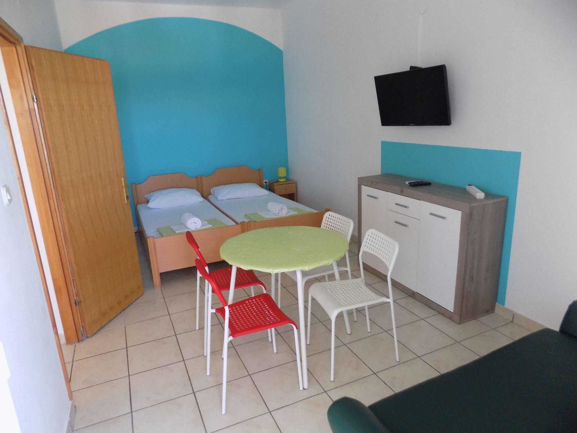 Apartments Galeb Pag - Beach Pag Town Kültér fotó