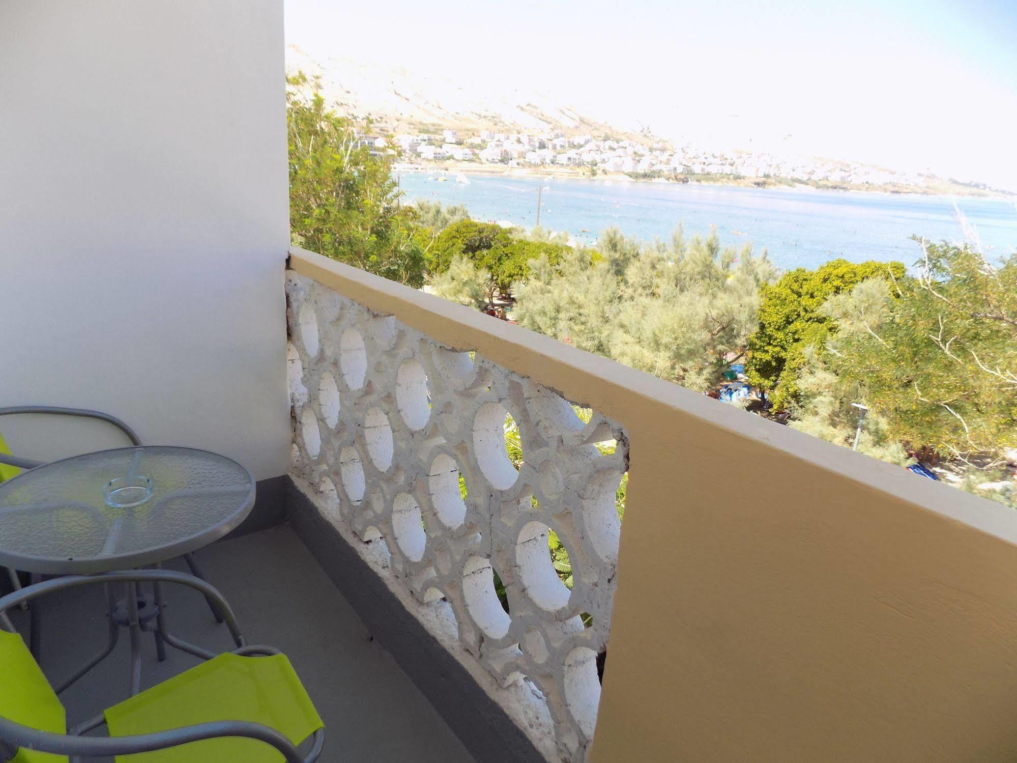 Apartments Galeb Pag - Beach Pag Town Kültér fotó